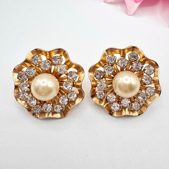 Vintage Rhinestone Faux Pearl Flower Clip On Earrings Gold Tone Elegant Glam 50s - Picture 1 of 13